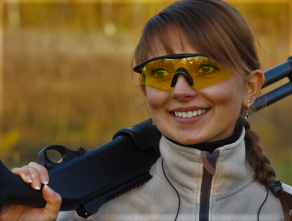shotgun-woman-amber-shooting_glasses-d
